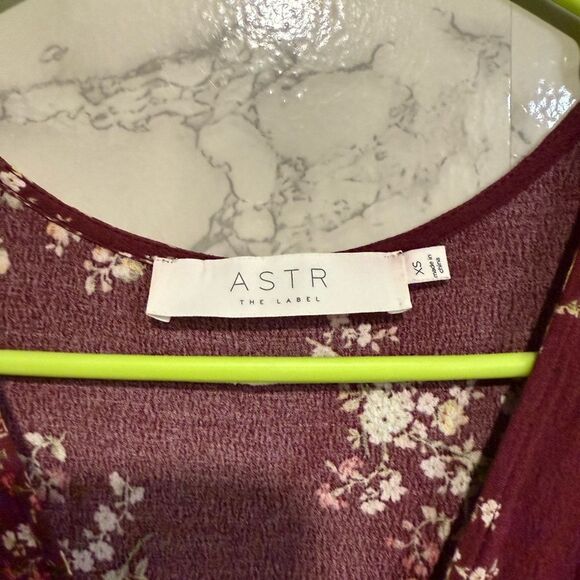 ASTR The Label Wrap Midi Dress Size XS Floral Burgundy Wrap Dress - Picture 3 of 9